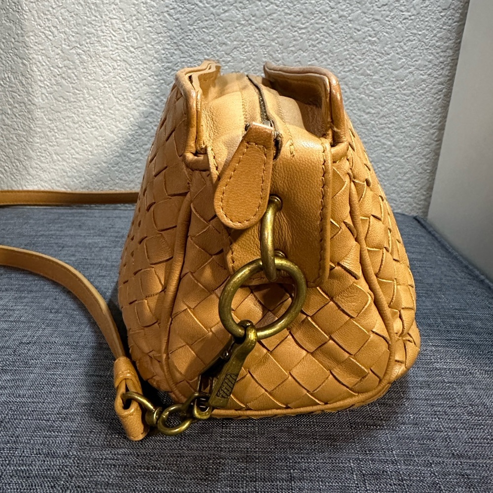Bottega Veneta intercciato crossbody bag - Picture 4 of 16